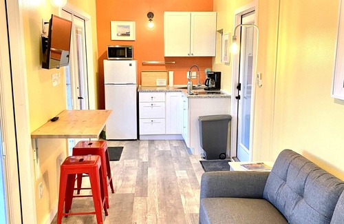 Terlingua House | Discover Fossil Knob Ridge: Modern Retreat with Breakfast