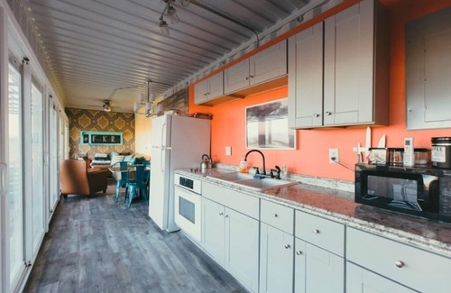 Terlingua House | Remarkable Fossil Knob Ridge: Modern Container Home Stay
