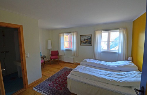 Maurset Hotel | Fossli Hotel: Guest Rated 9/10 with Family-Friendly Dining