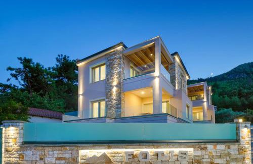 Chrisi Akti Villa | Foti's Villas: Oceanfront Retreat with Exceptional Reviews