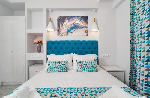 Chrisi Akti Villa | Foti's Villas: Oceanfront Retreat with Exceptional Reviews