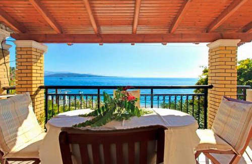 Katavolos Apartment | Exceptional Fotini: Family-Friendly and Guest Rated 10/10