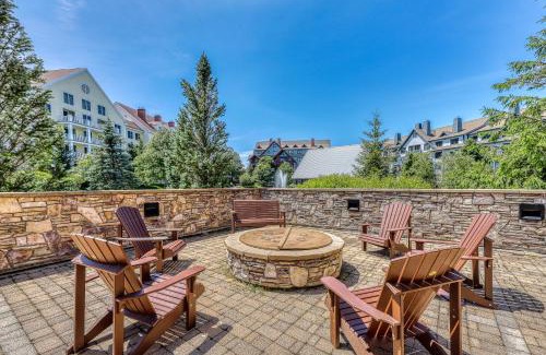Stratton Mountain Apartment | Child-Friendly Retreat at Founders Lodge 209 with Hot Tub