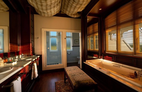 Paterson Hotel | Experience Mantis Founders Lodge with Pool & Spa Access