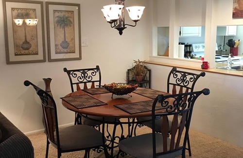 Fountain of the Sun Condo | Relax at Fountain of the Sun: Pool, Spa & Kitchenette