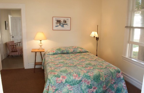 Lake Leelanau Resort | Experience Fountain Point - Cottage 14 with Pool & Dining