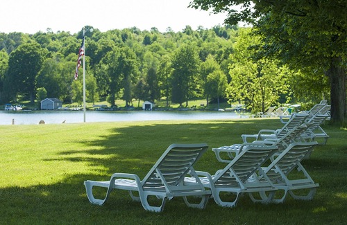 Lake Leelanau Resort | Top-Rated Fountain Point - Family-Friendly Hotel Room 8