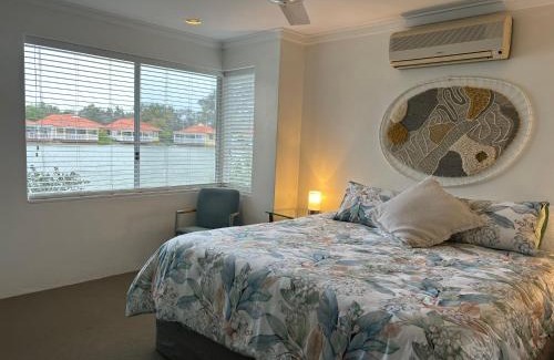 South Yunderup Villa | Relax at Fountain View Villa with Pool & Family-Friendly Fun