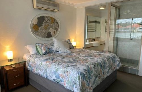 South Yunderup Villa | Relax at Fountain View Villa with Pool & Family-Friendly Fun