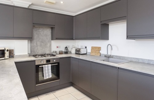 York Apartment | Guest Rated 10/10: Fountains View 2 Bedroom Apartment