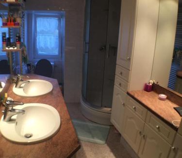 Mer House | Family-Friendly Four A Ban: Great Stay Awaits You!