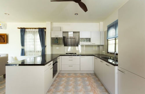 Moo 5 Villa | Stunning Four-Bedroom Villa at Idyllic Samui Beach Resort