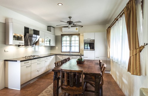 Moo 5 Villa | Stunning Four-Bedroom Villa at Idyllic Samui Beach Resort