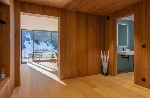 Engelberg Apartment | Four Bedroom Apartment With Mountain View