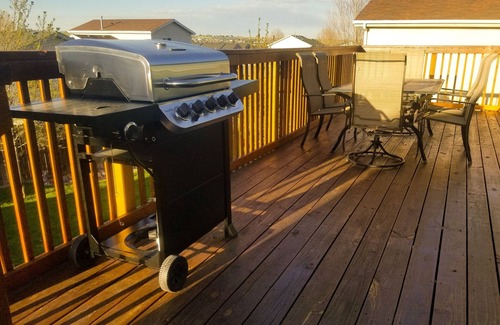 Cheyenne House | Pet-Friendly Cheyenne Getaway with Kitchen & High Ratings
