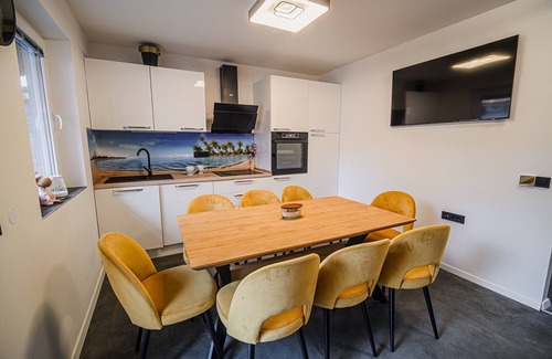 Brezice House | Four Bedroom Holiday Home Villa Rio in Terme Čatež
