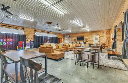 Lapel House | Family-Friendly MommyC's Villa Fun House with Breakfast