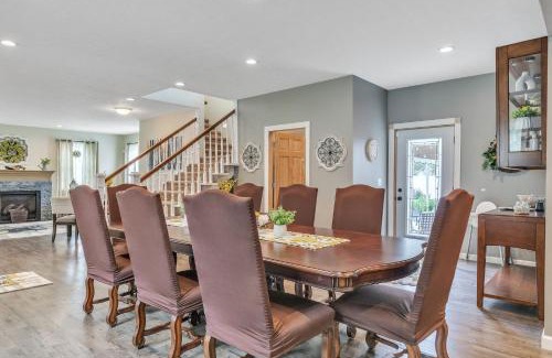 Lapel House | Family-Friendly MommyC's Villa Fun House with Breakfast
