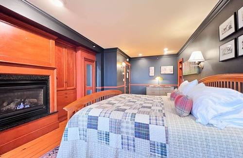 Newfane Bed & Breakfast | Inviting Four Columns Inn: Family-Friendly Stay with Breakfast