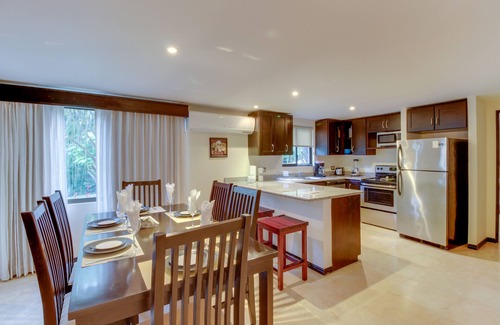 El Ocotal Apartment | Contemporary Condos with Pool Access Steps from Town