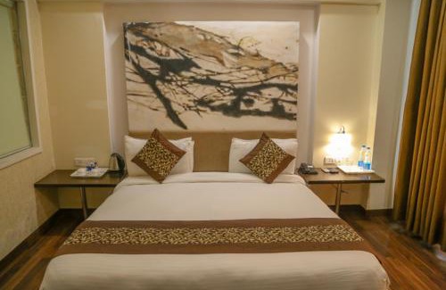 Budaun Hotel | Family-Friendly Four Leaf Hotel in Budaun - Perfect Stay!
