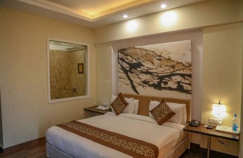 Budaun Resort | Discover Four Leaf Hotel with Family-Friendly Amenities