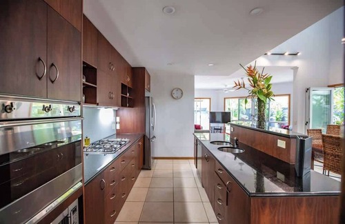 Port Douglas House | Family-Friendly Retreat with Pool, Steps to Beach & Dining