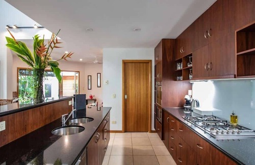 Port Douglas House | Family-Friendly Retreat with Pool, Steps to Beach & Dining