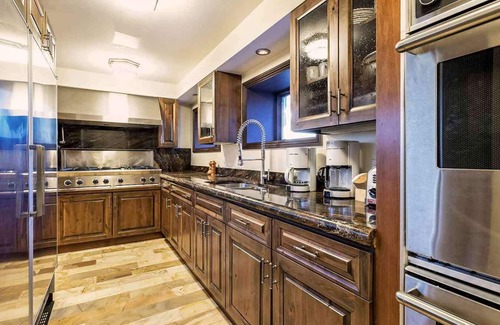 Starwood House | Starwood Estate: Mountain Views & Hot Tub Retreat Awaits