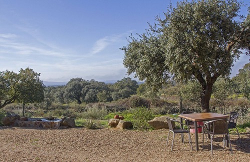 Arroyomolinos de Montanchez House | Cozy Bungalow in the Spanish Countryside for Nature Lovers