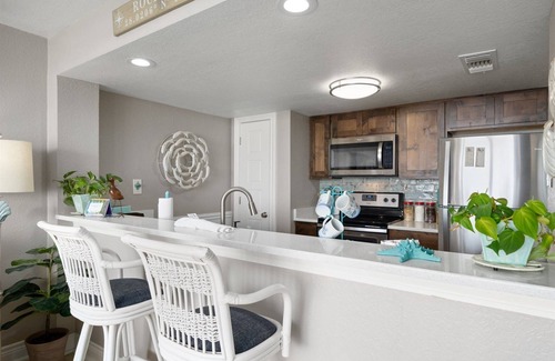 Rockport Condo | Pet Friendly Four Point Lighthouse with Lagoon Views & Spa