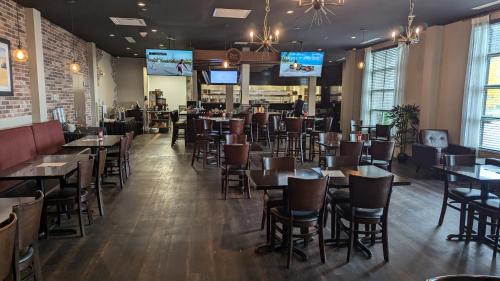 Sherwood Park Hotel | Comfortable Stay at Four Points by Sheraton Sherwood Park
