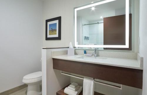 Sherwood Park Hotel | Comfortable Stay at Four Points by Sheraton Sherwood Park