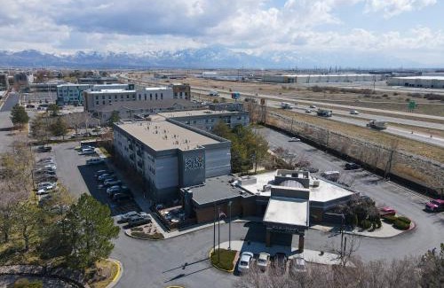 Salt Lake City Hotel | Pet-Friendly Retreat at Four Points Marriott Airport Hotel