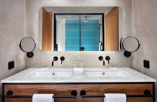 Leixões Hotel | Elegant Four Points by Sheraton Matosinhos - Rated 9.6/10