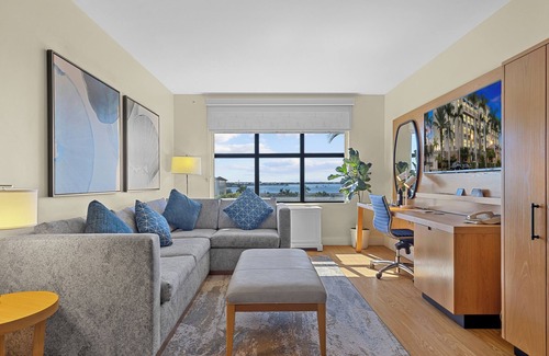Punta Gorda Hotel | Ocean View Retreat at Four Points by Sheraton Punta Gorda
