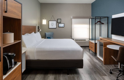 Alexandria Hotel | Discover Four Points by Sheraton Alexandria with Pool & Spa