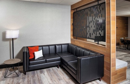 Appleton Hotel | Discover Four Points by Sheraton Appleton with Pool & Spa