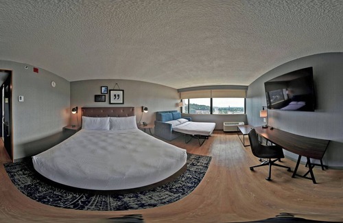 Newton Corner Hotel | Discover Four Points by Sheraton Boston Newton with Pool & Spa