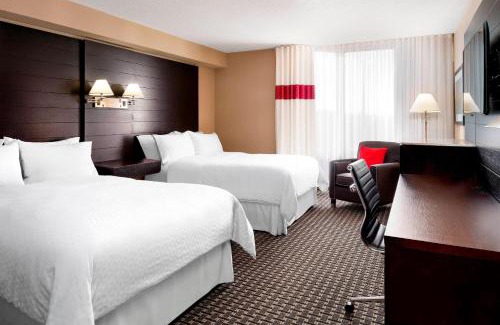 Mississauga Hotel | Pet-Friendly Four Points by Sheraton in Mississauga