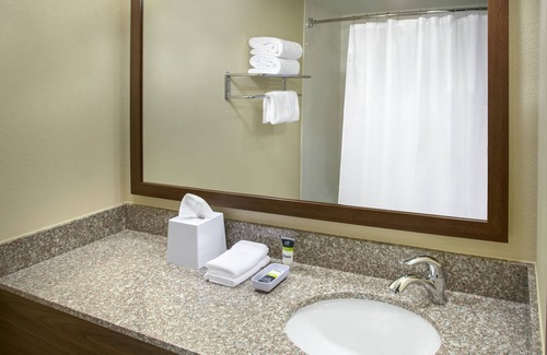 Charleston Hotel | Comfortable Four Points by Sheraton Charleston Awaits You
