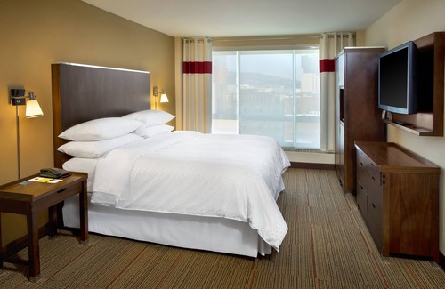 Charleston Hotel | Comfortable Four Points by Sheraton Charleston Awaits You