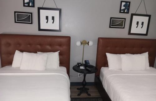 Arlington Hotel | Discover Four Points by Sheraton Arlington Entertainment