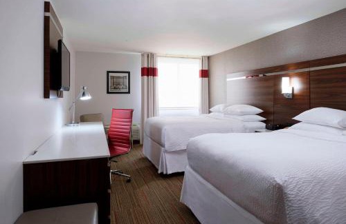 Novi Hotel | Inviting Four Points by Sheraton Detroit Novi with Pool Access
