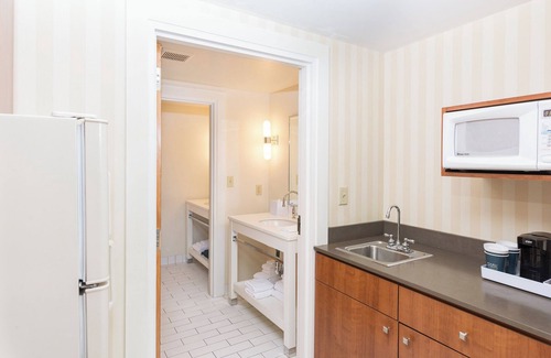 Eastham Hotel | Explore Four Points by Sheraton Eastham Cape Cod's Amenities
