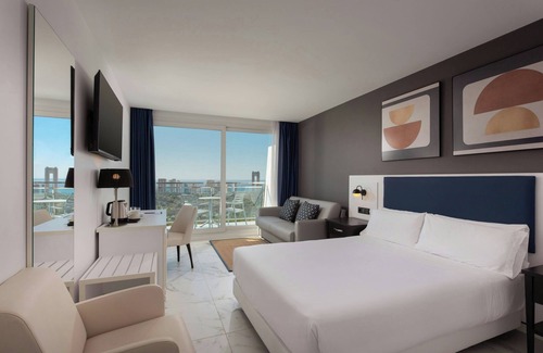 Benidorm Hotel | Experience Grand Luxor Hotel: 4-Star Retreat with Spa & Pool