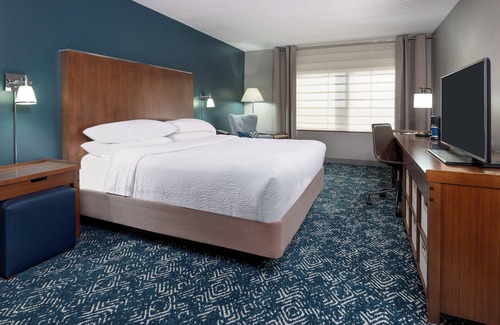 Belle Mina Hotel | Comfortable Stay at Four Points by Sheraton Airport Hotel