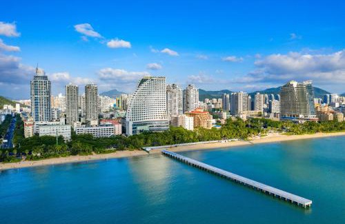 Tianya District Hotel | Relax at Four Points by Sheraton Hainan, Sanya - Beachfront Bliss