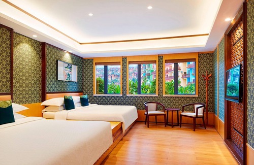 Yuancheng District Hotel | Relaxing Four Points By Sheraton Heyuan Resort Getaway