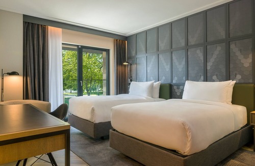 Ujlipotvaros Hotel | Elegant Four Points by Sheraton Budapest Danube Awaits You